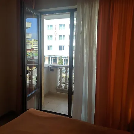 Apartman Апартаменты С 2 Спальнями Солнечный Берег 10 Минут До Моря Napospart
